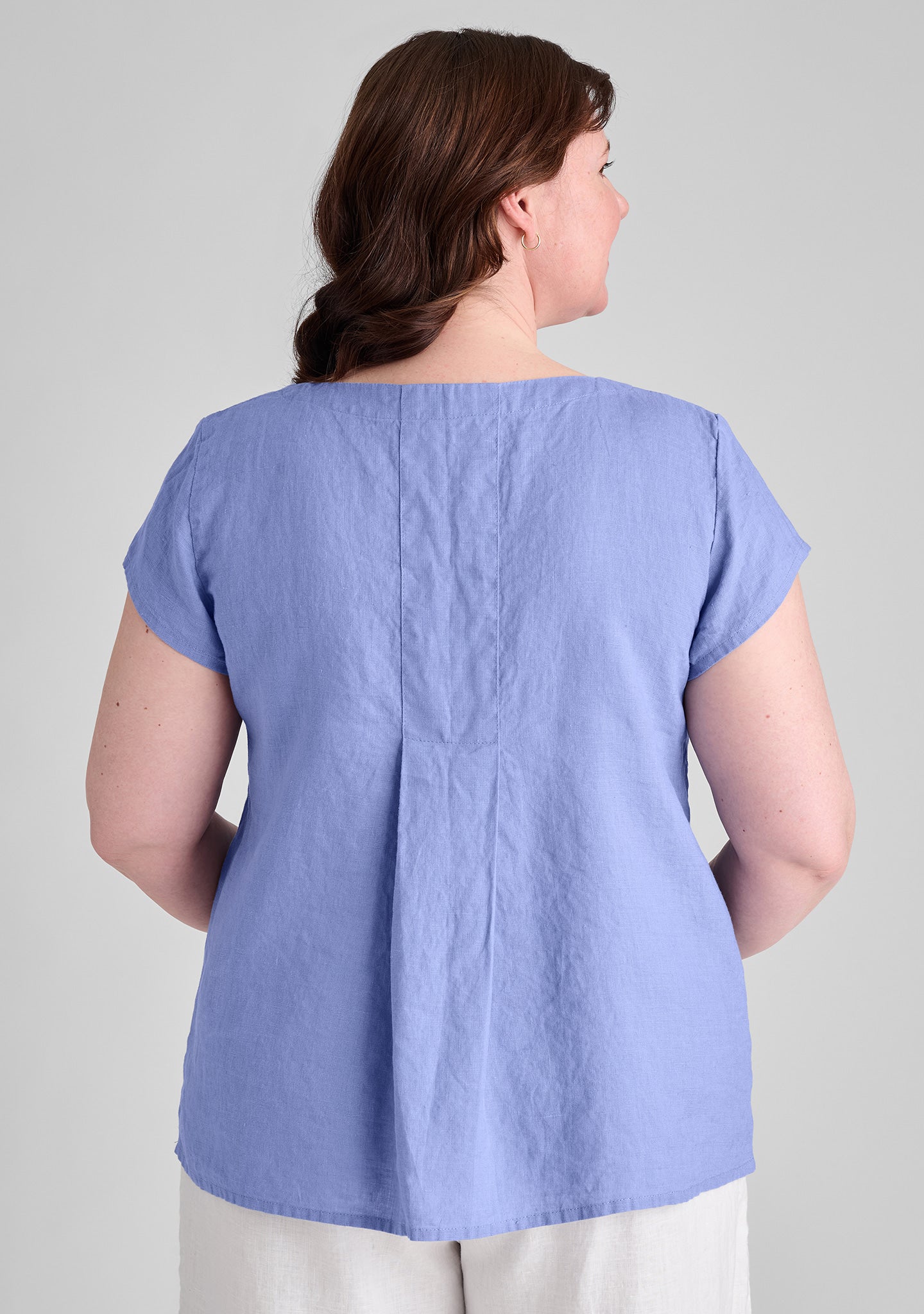 tuck back tee linen t shirt details