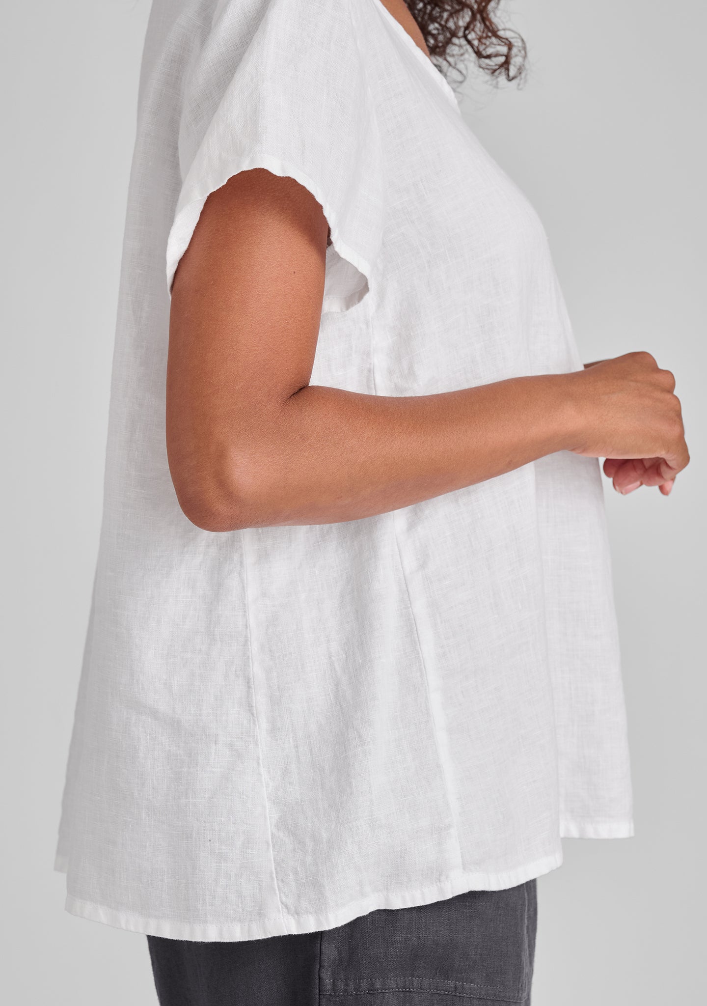 weightless tee linen t shirt details