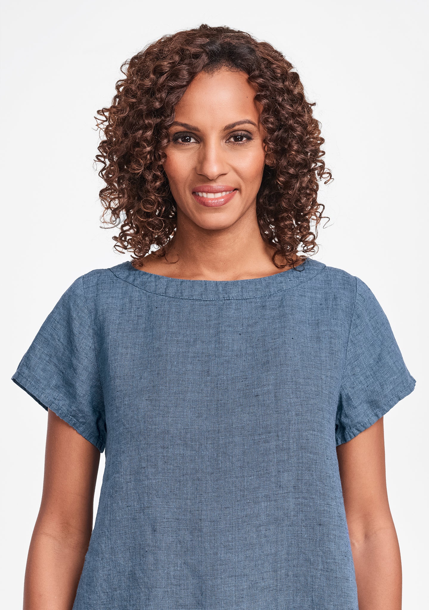 elite top linen t shirt details