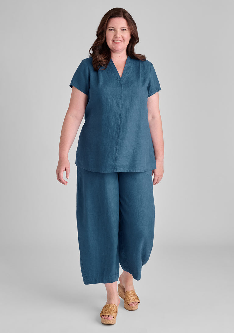 FLAX linen shirt in blue with linen pants in blue