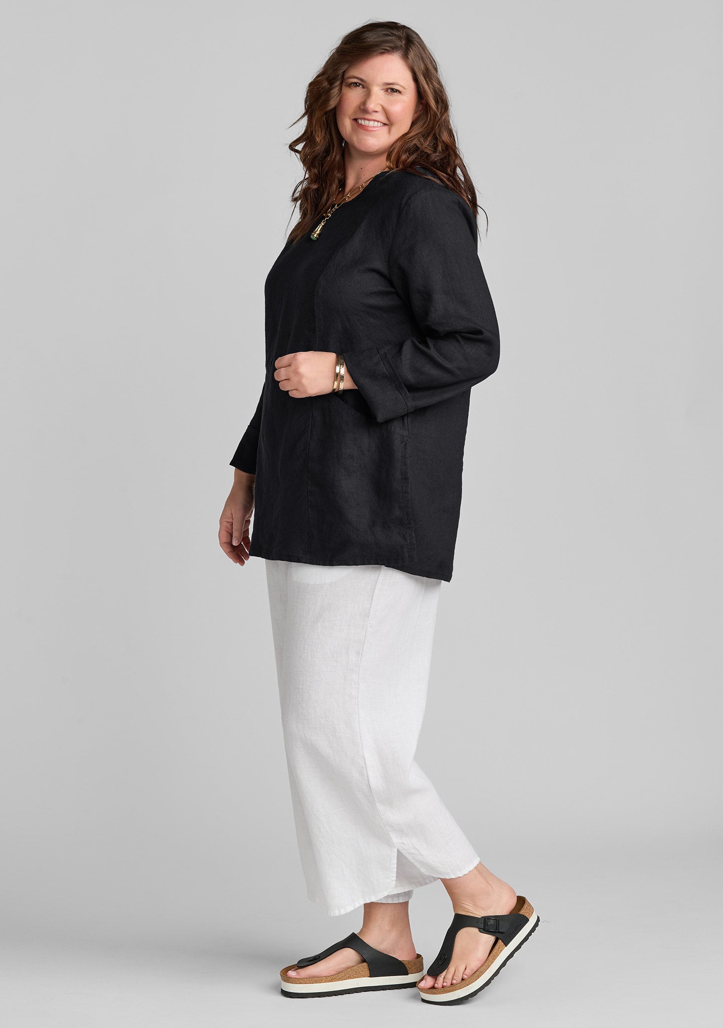 FLAX linen shirt in black with linen pants in white