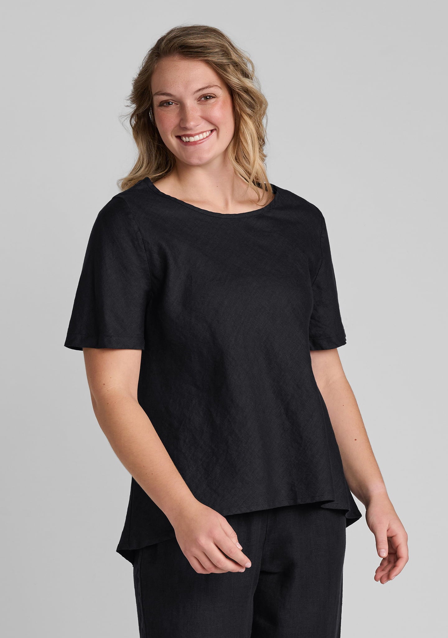 Bias Tee - Linen T Shirt - Black