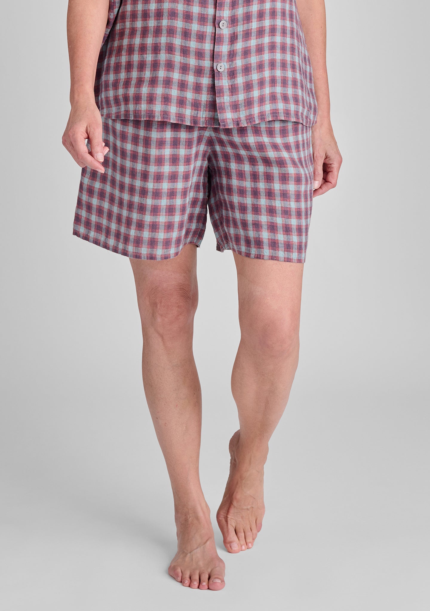 boxd up linen shorts multi