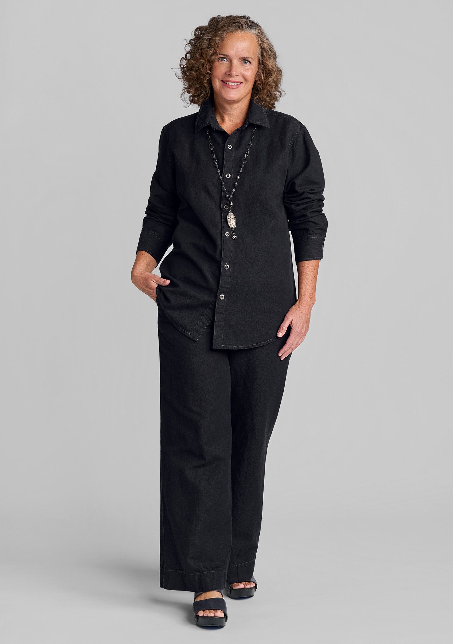 linen cotton shirt in black with linen cotton pants in black