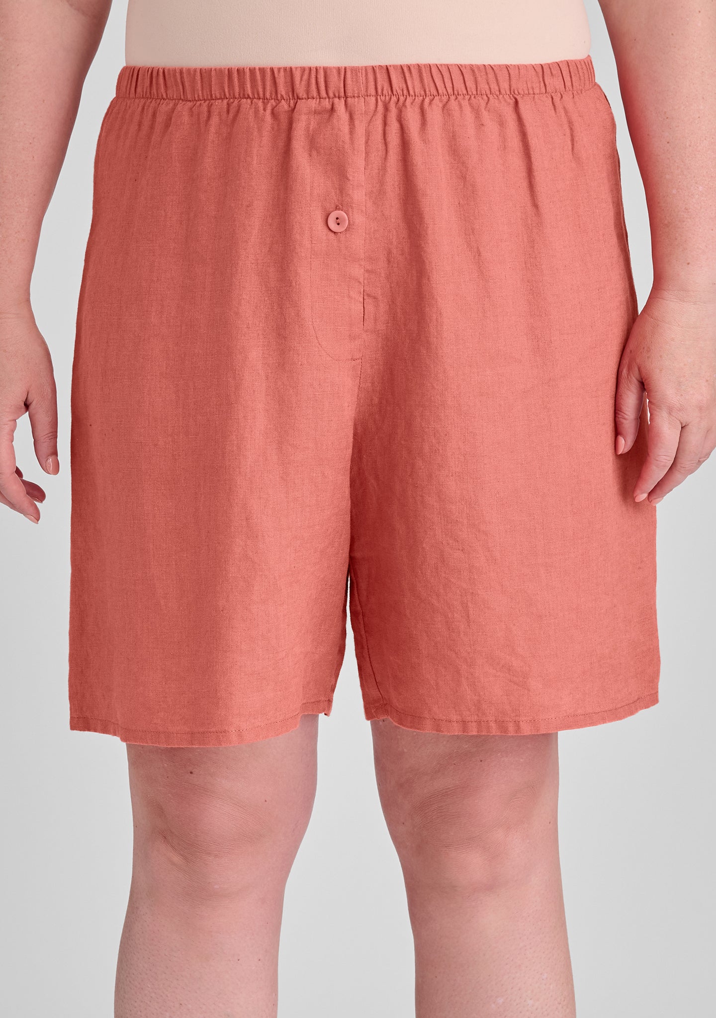 boxd up linen shorts details