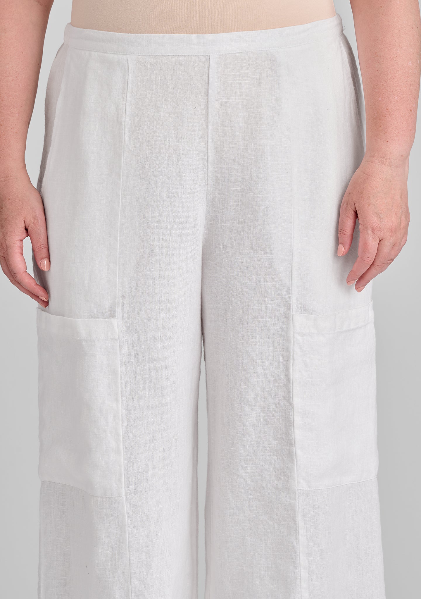 flattering crop linen pants details