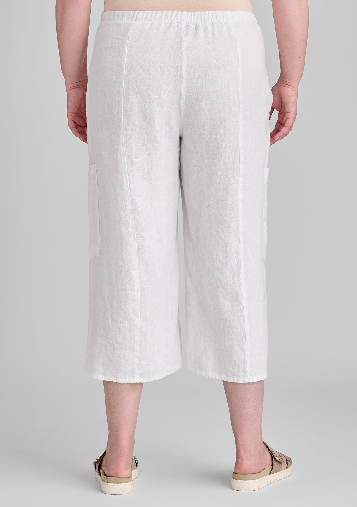 flattering crop linen pants details