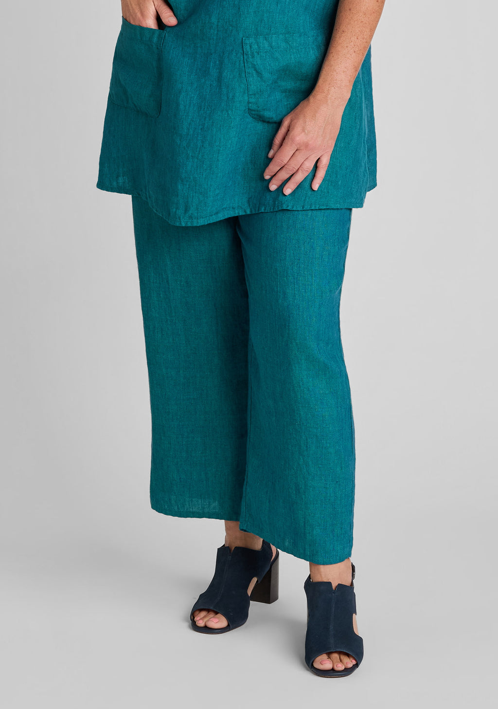 floods linen pants with elastic waist green