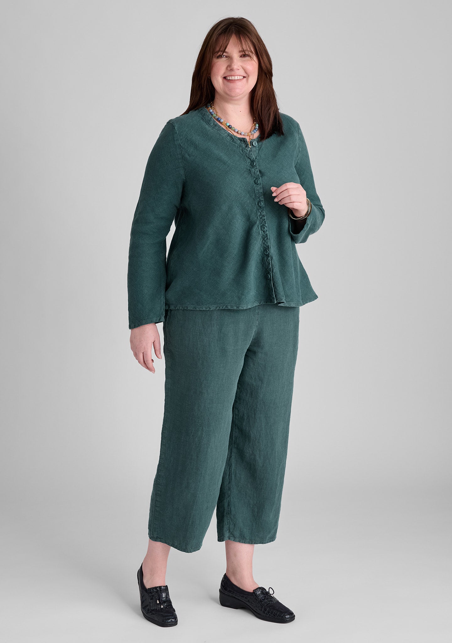 FLAX linen blouse in green and linen pants in green