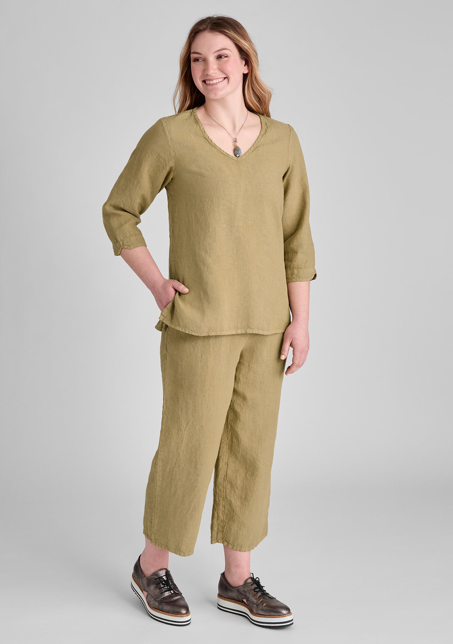 FLAX linen shirt in green with linen pants in green