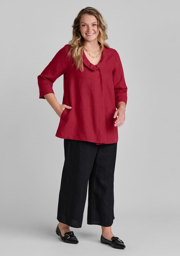 FLAX linen blouse in red and linen pants in black