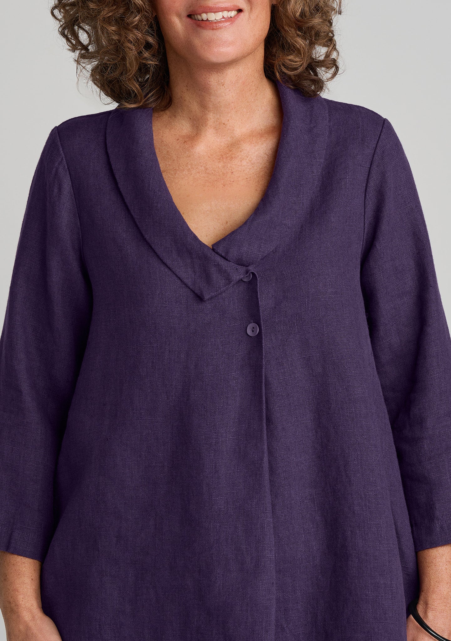 folded blouse linen pullover details