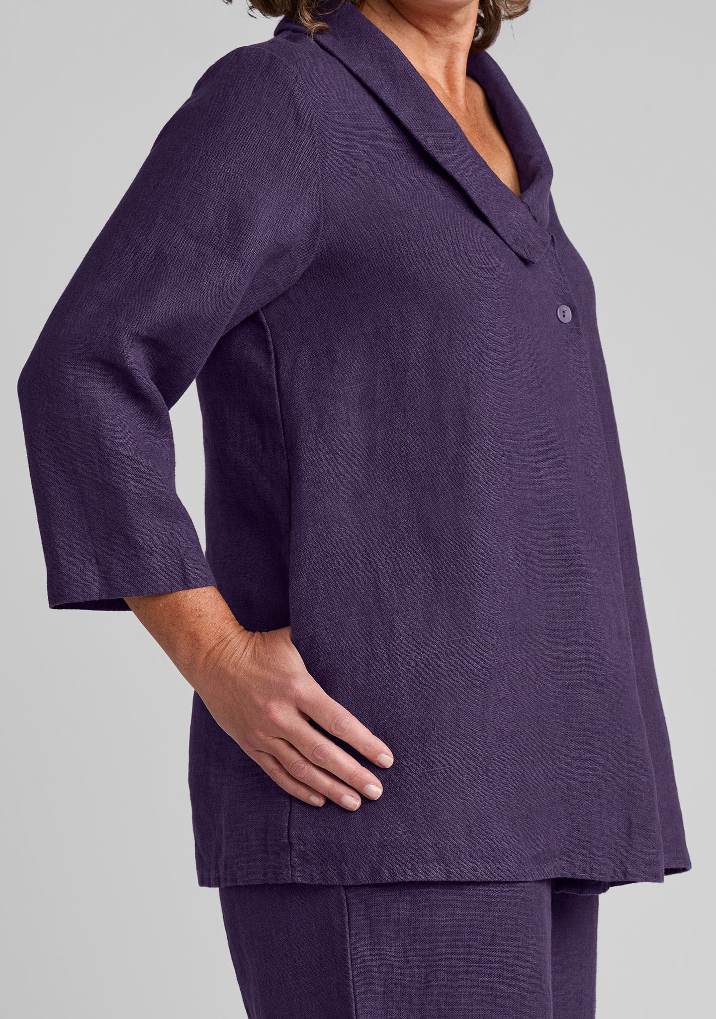 folded blouse linen pullover details