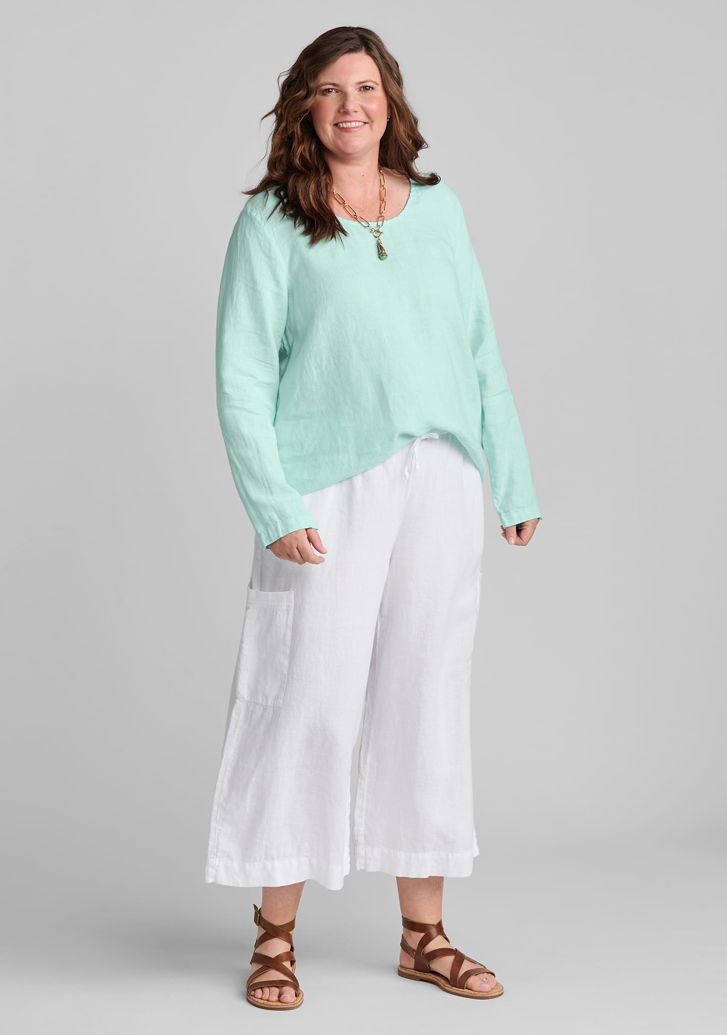 FLAX linen shirt in green with linen pants in white