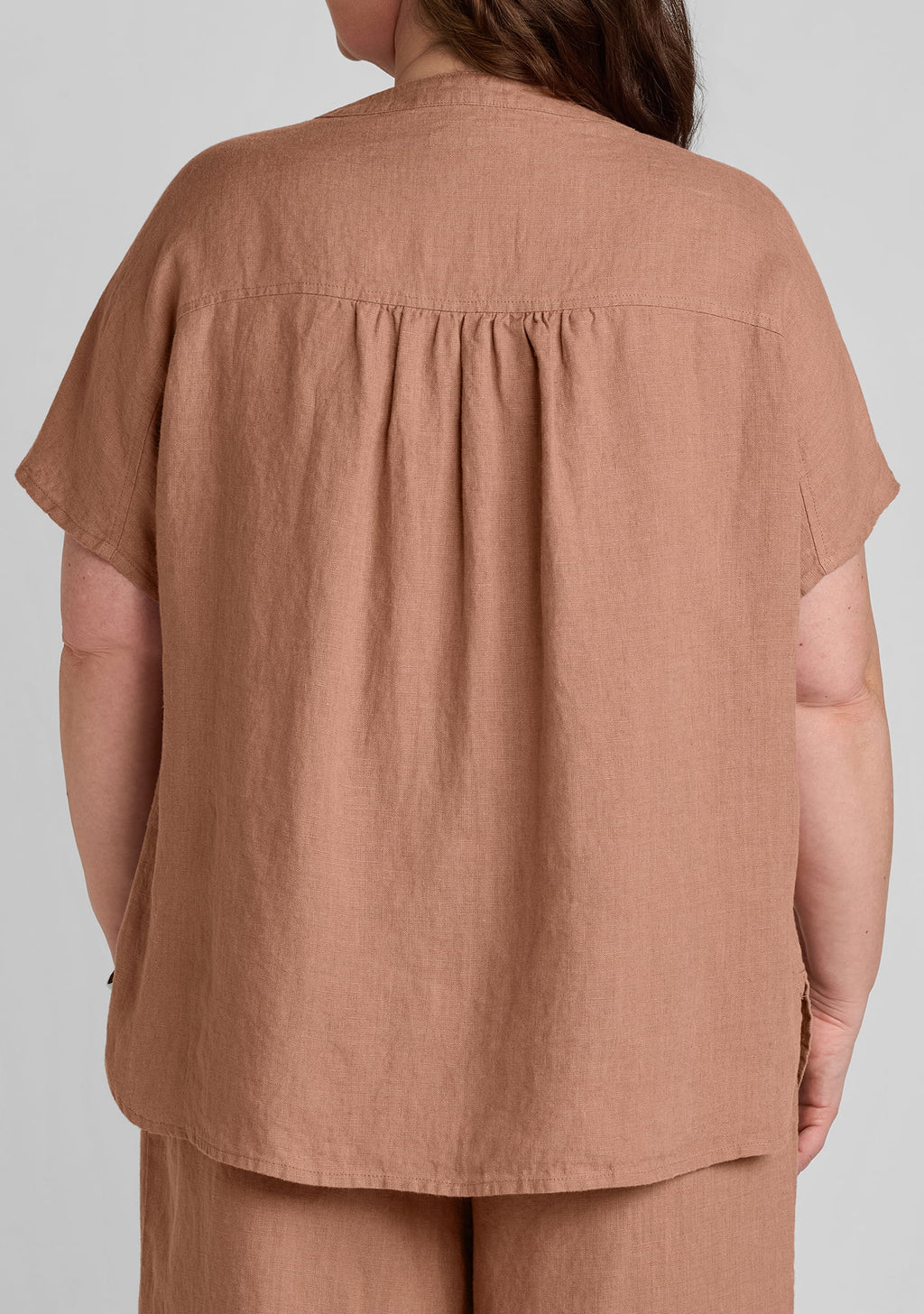 graceful blouse linen pullover details