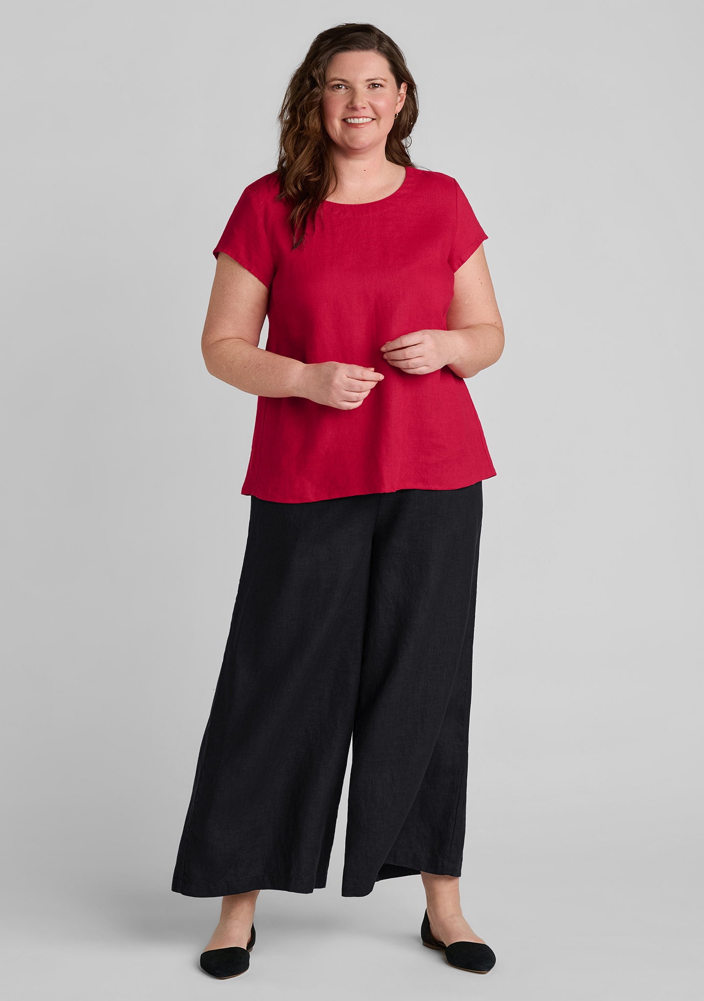 FLAX tee shirt in red with linen pants in black
