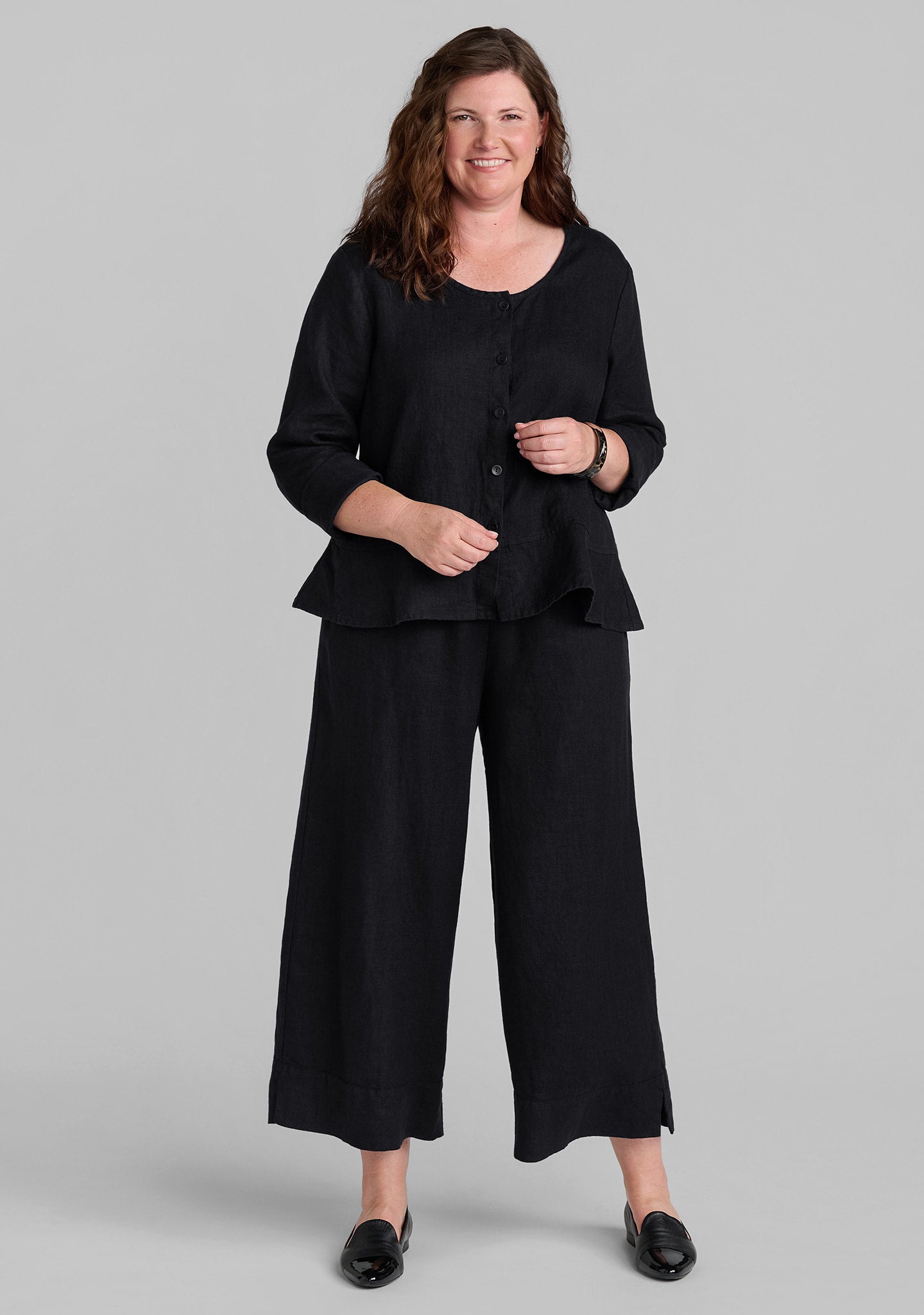 FLAX linen shirt in black with linen pants in black