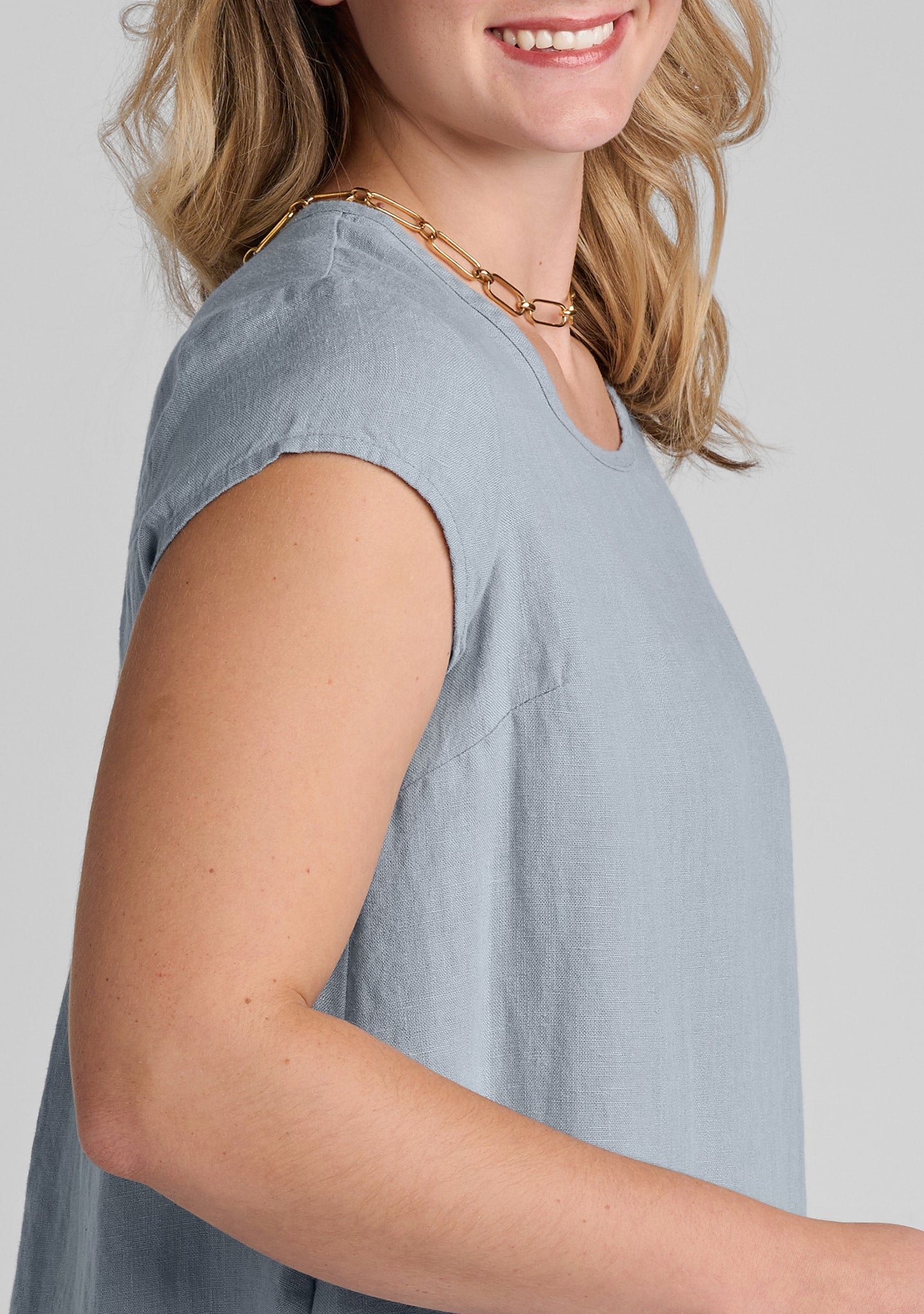 pleat back dress linen dress details