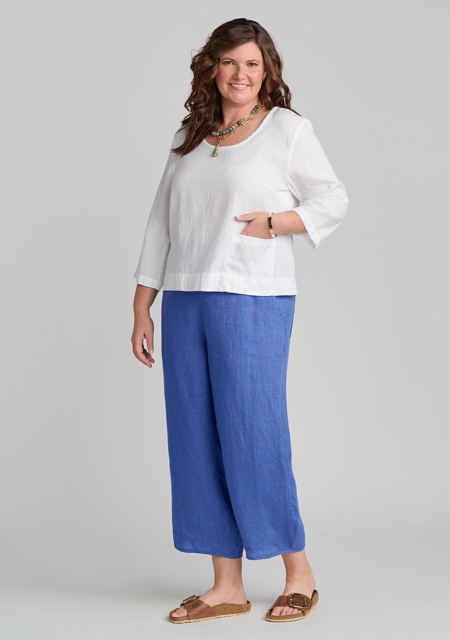 pocketed linear linen pullover details