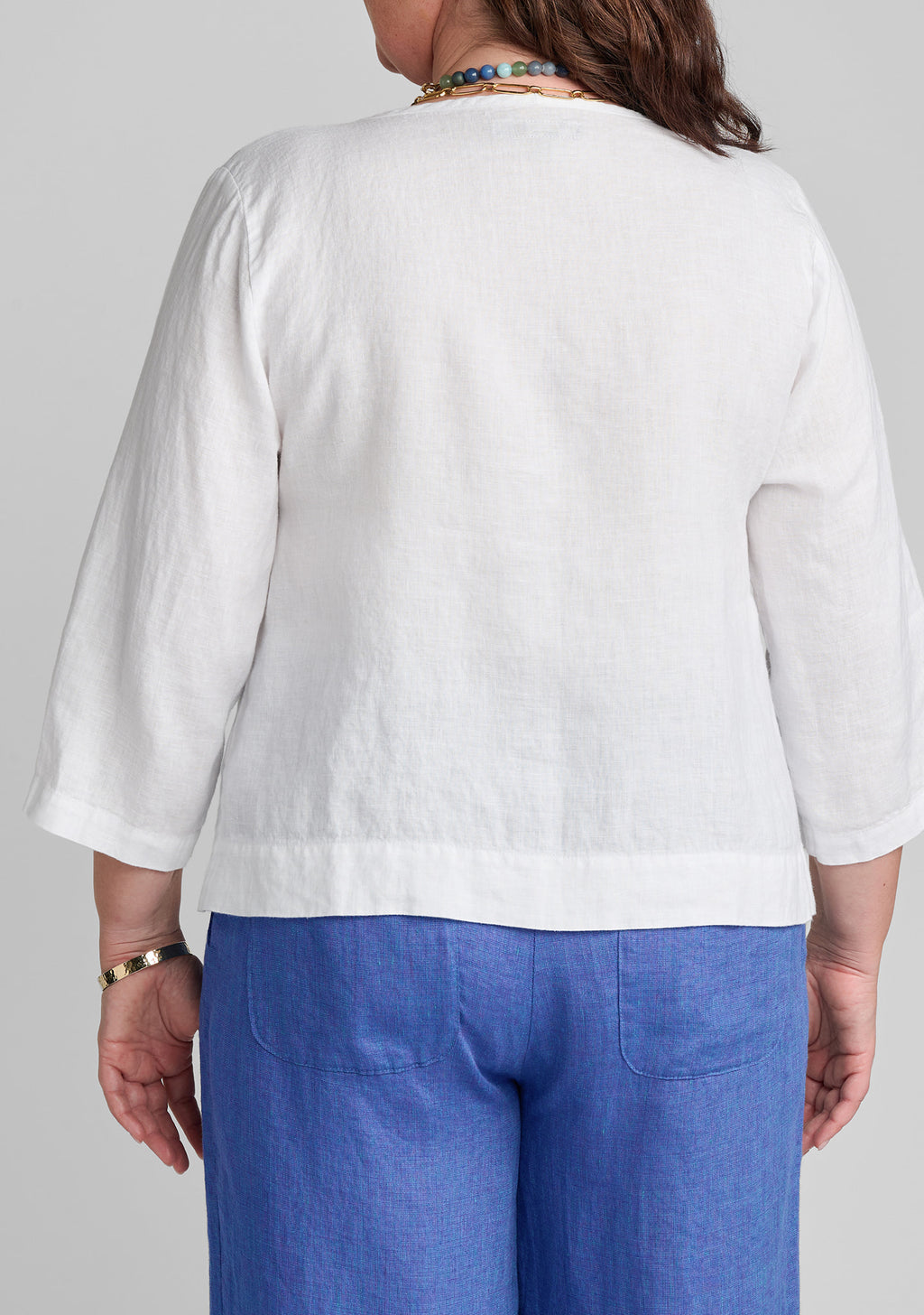pocketed linear linen pullover details