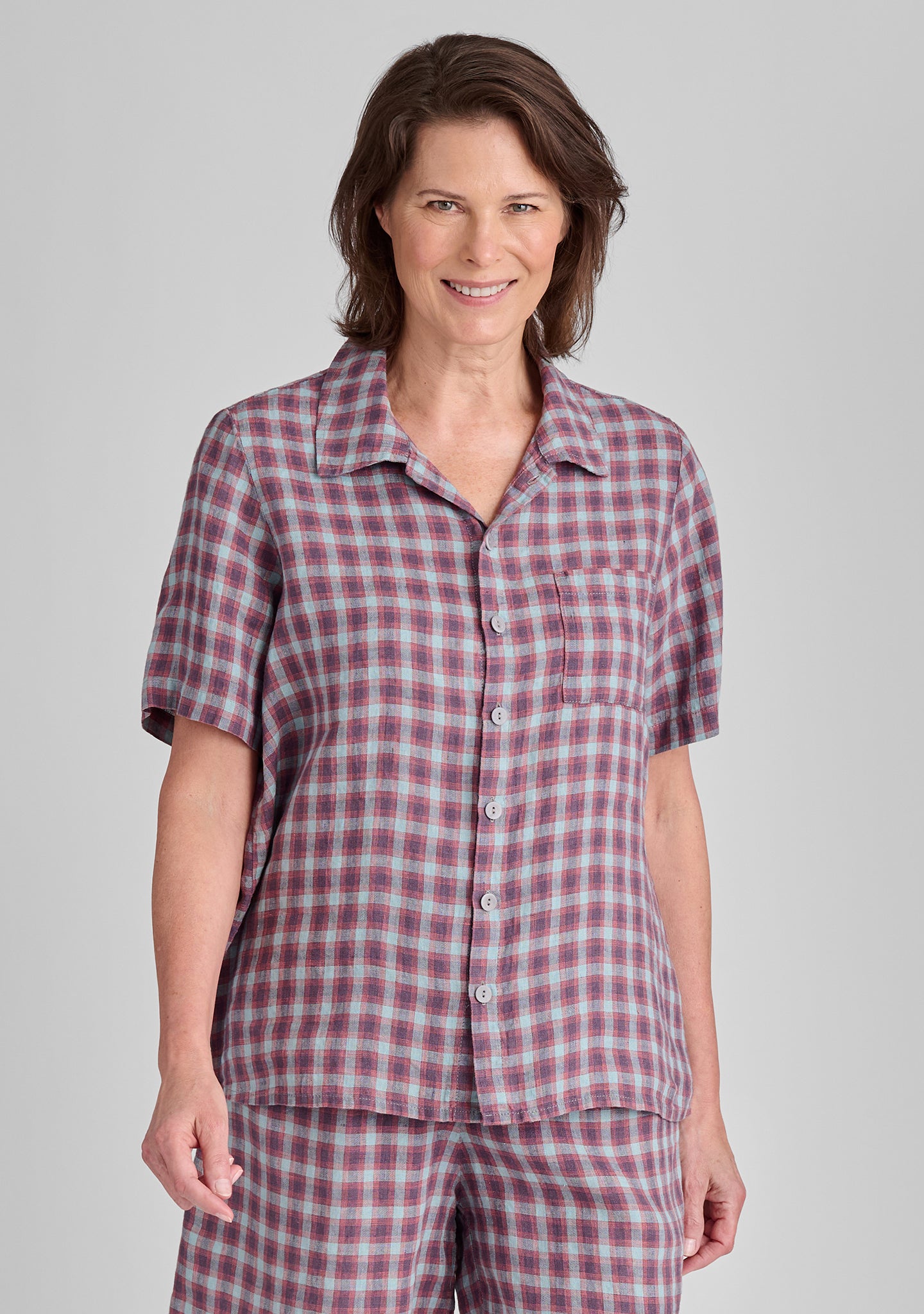 recamp linen button down shirt details