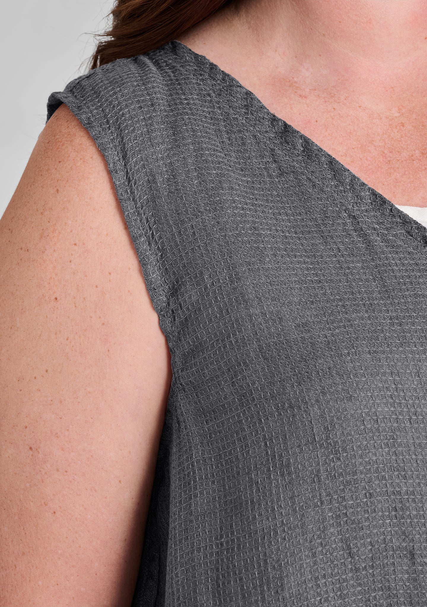 roxbury crop linen tank top details