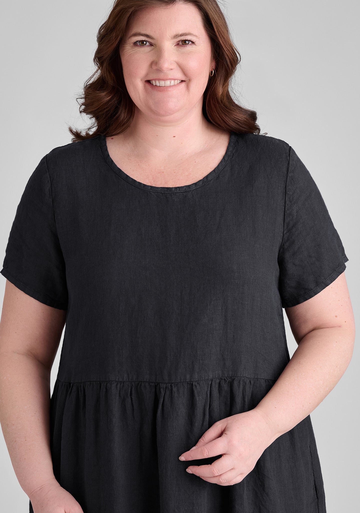 ruthies dress short sleeve linen dress details