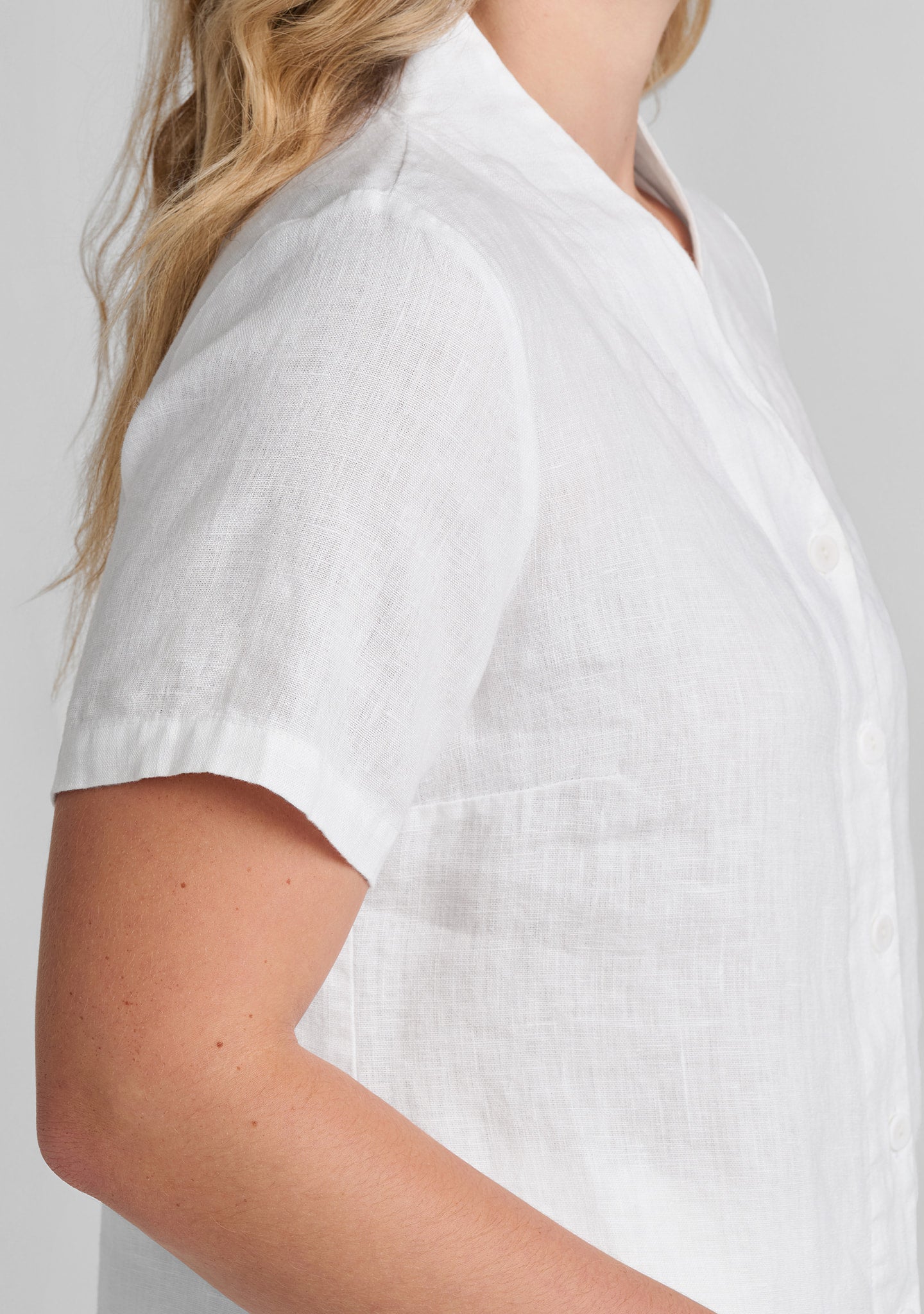 selected version linen blouse details