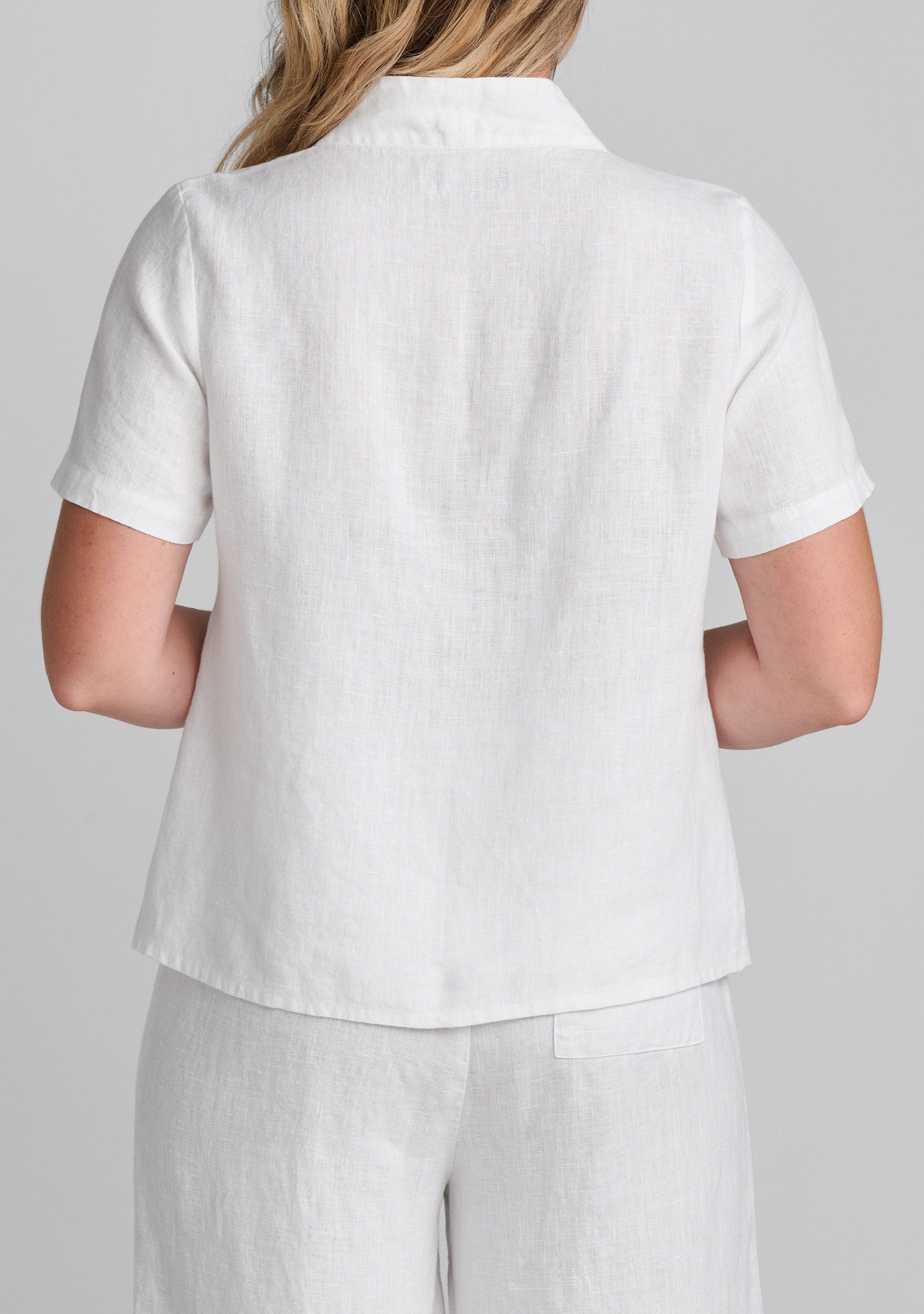 selected version linen blouse details