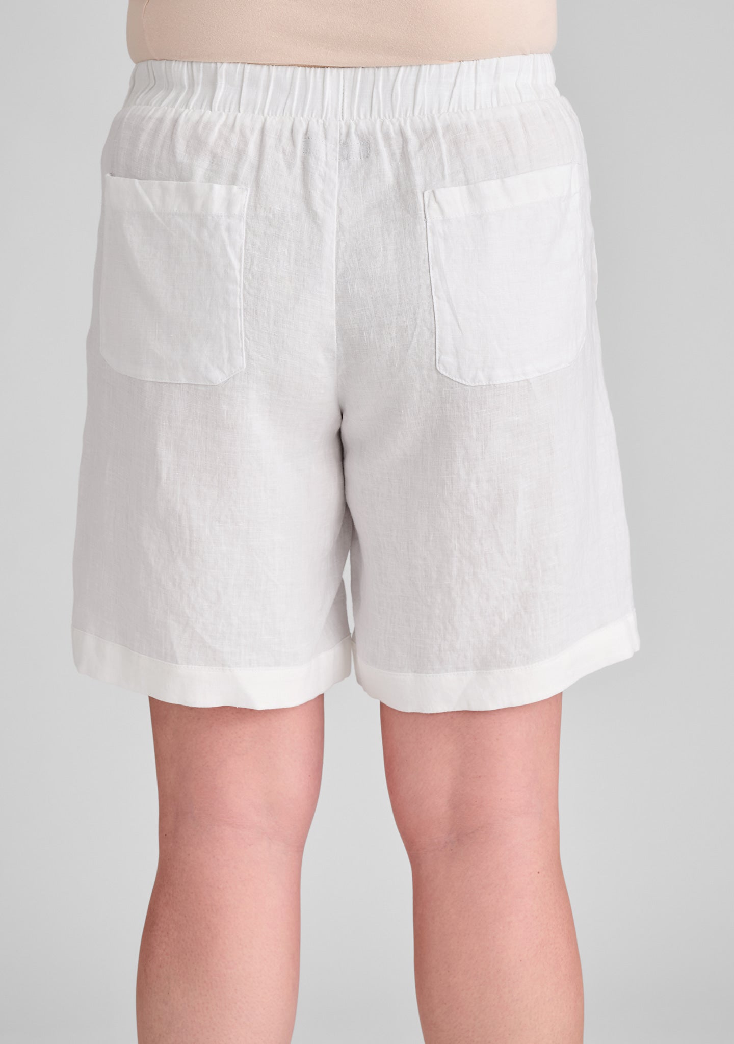 shorty linen shorts details