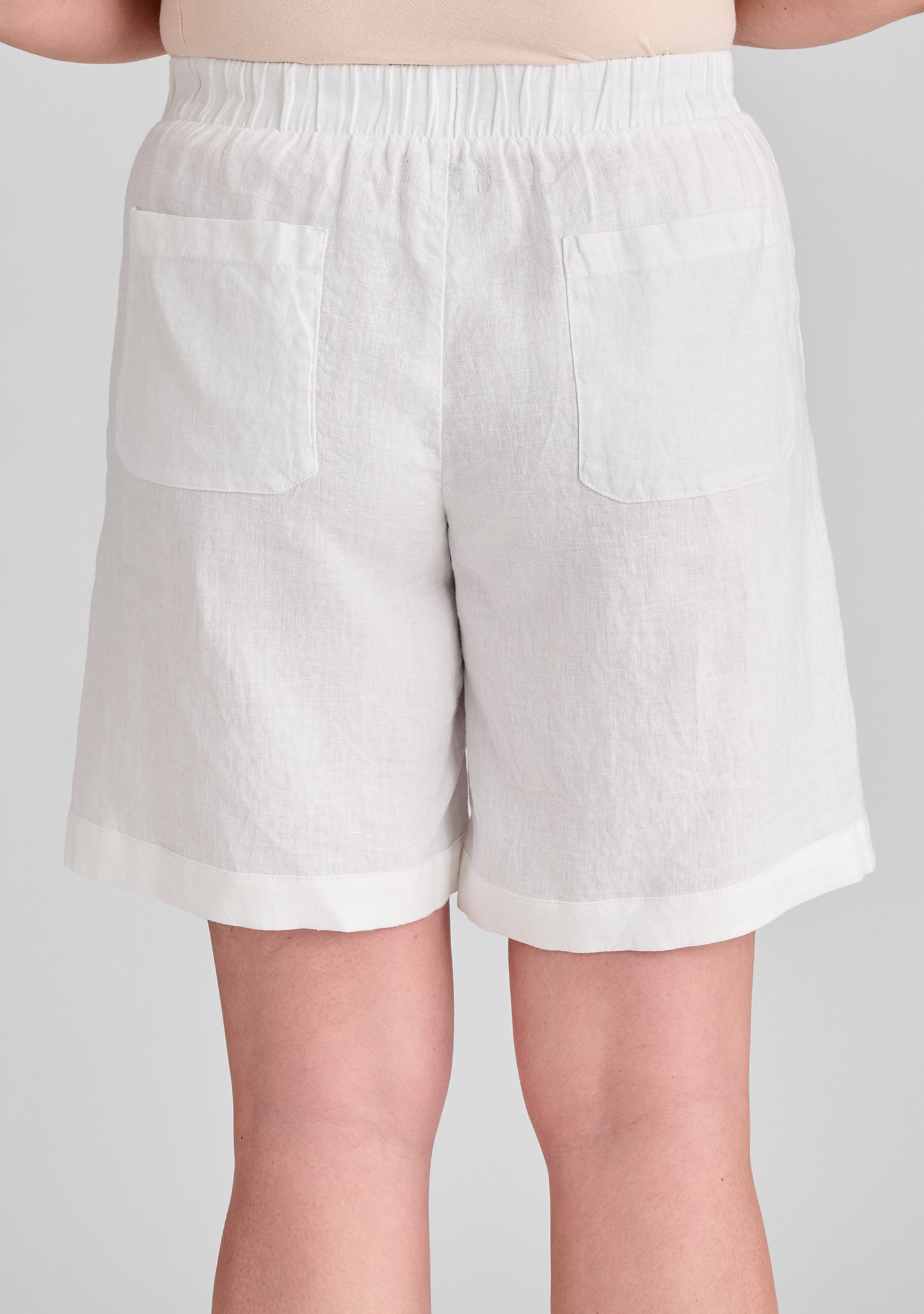 shorty linen shorts details