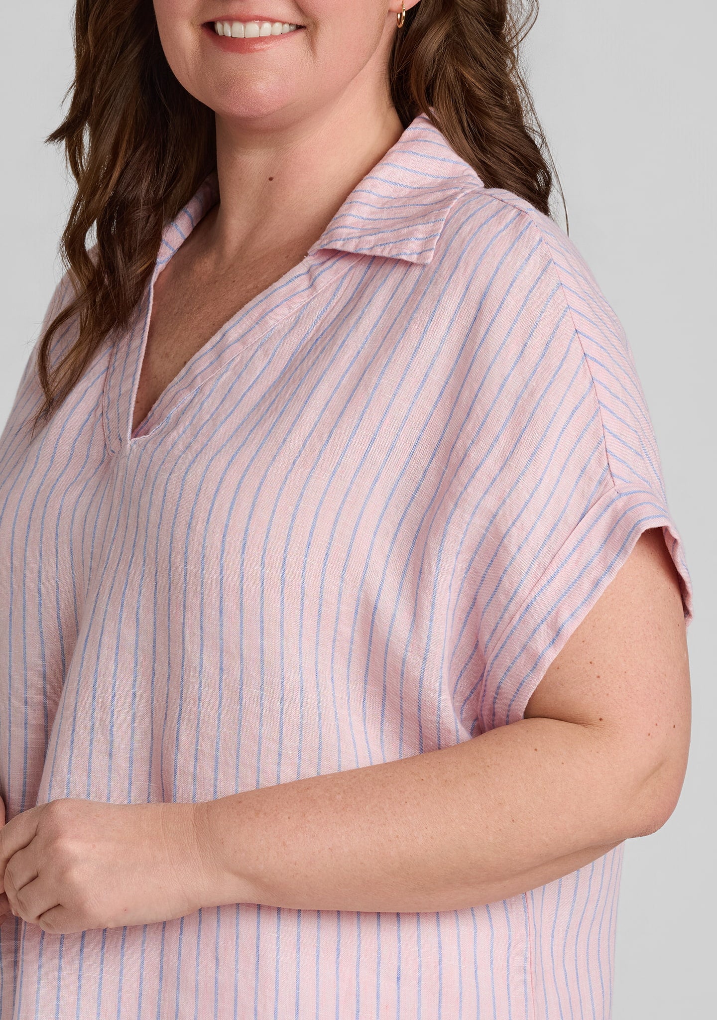 shoulder detail of collared short sleeve shirt