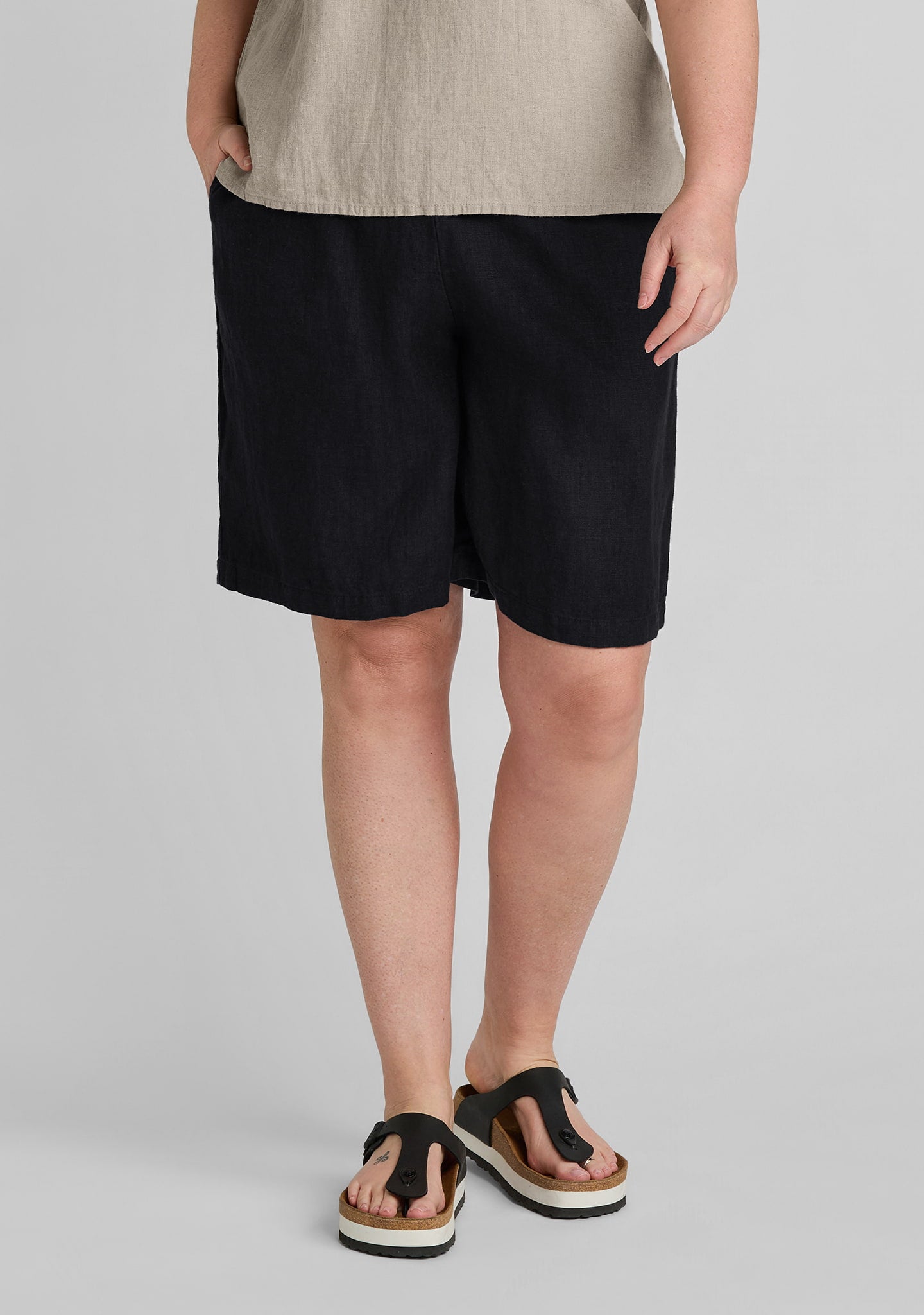 Sun Shorts - Linen Shorts with Elastic Waist - Black
