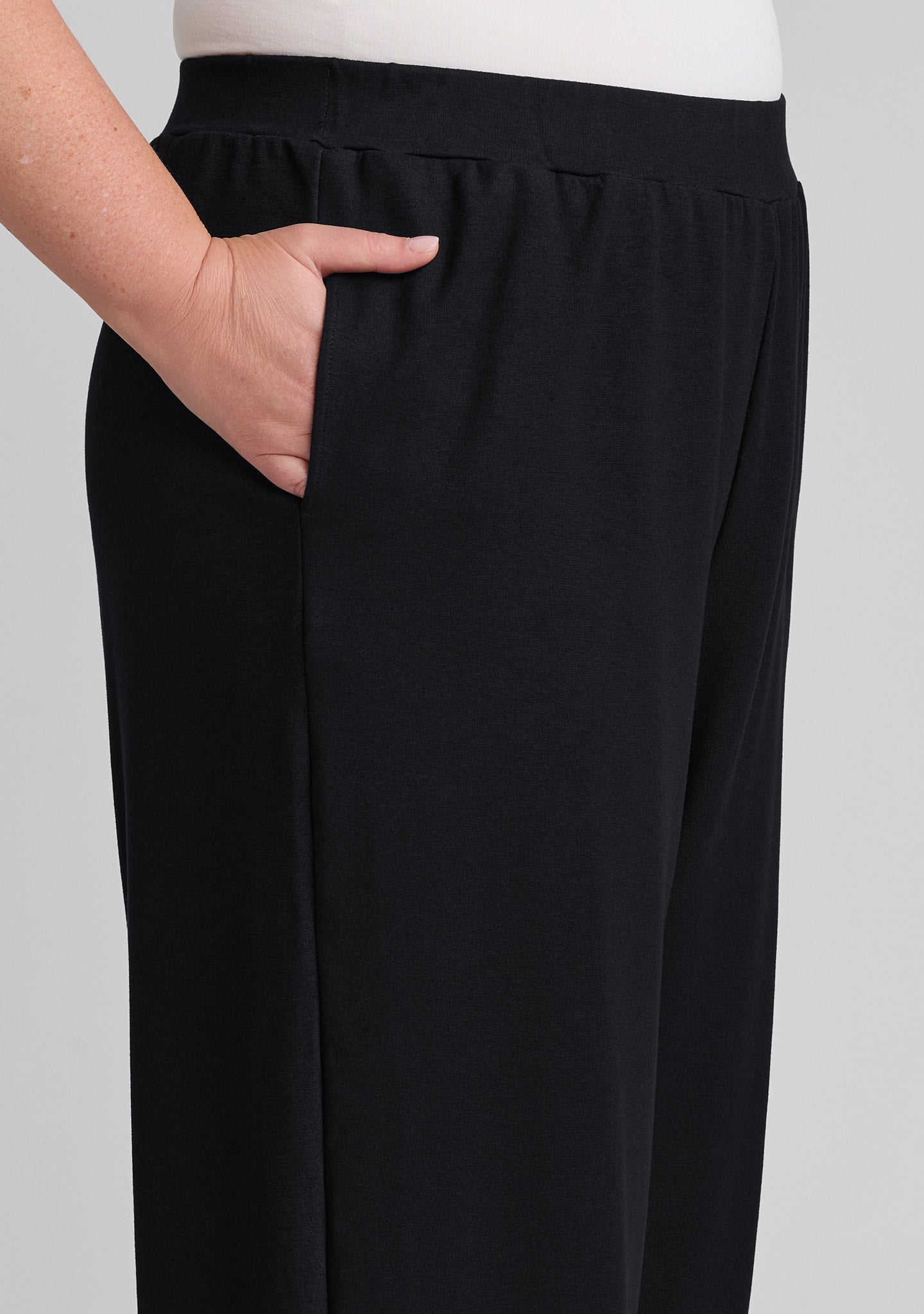 the pant pants with elastic waist details