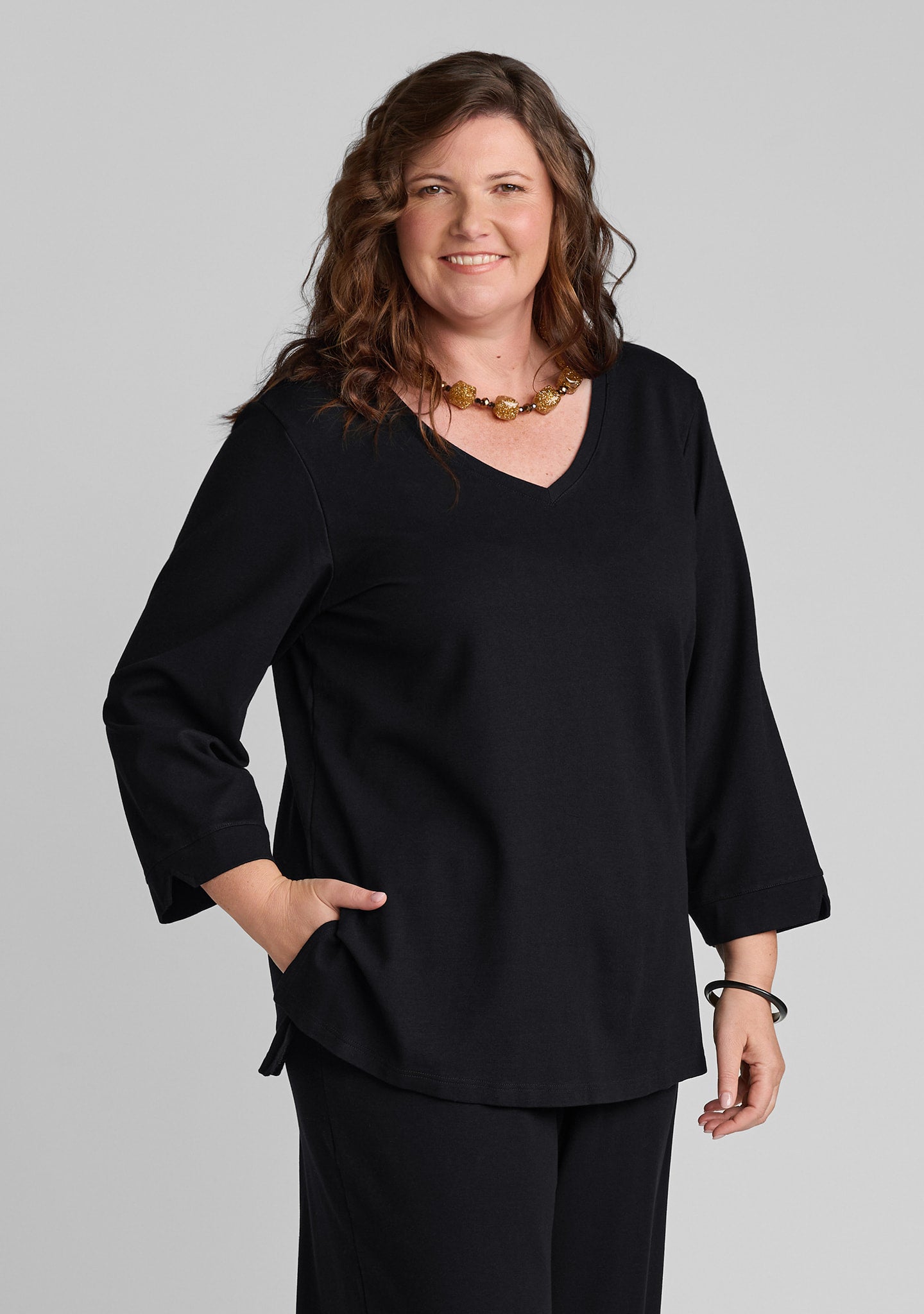 the pullover 3/4 sleeve shirt black