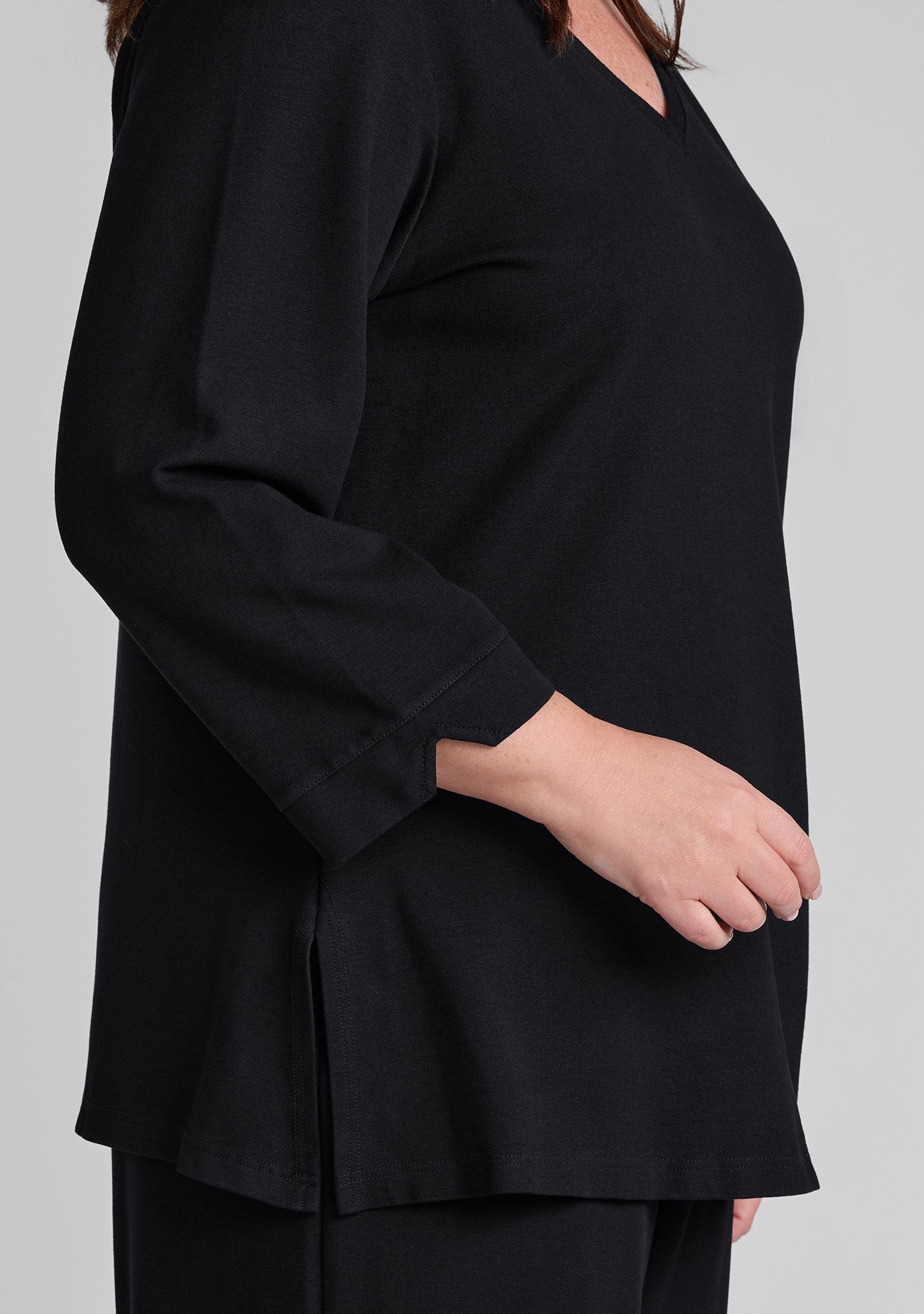 the pullover 3/4 sleeve shirt details