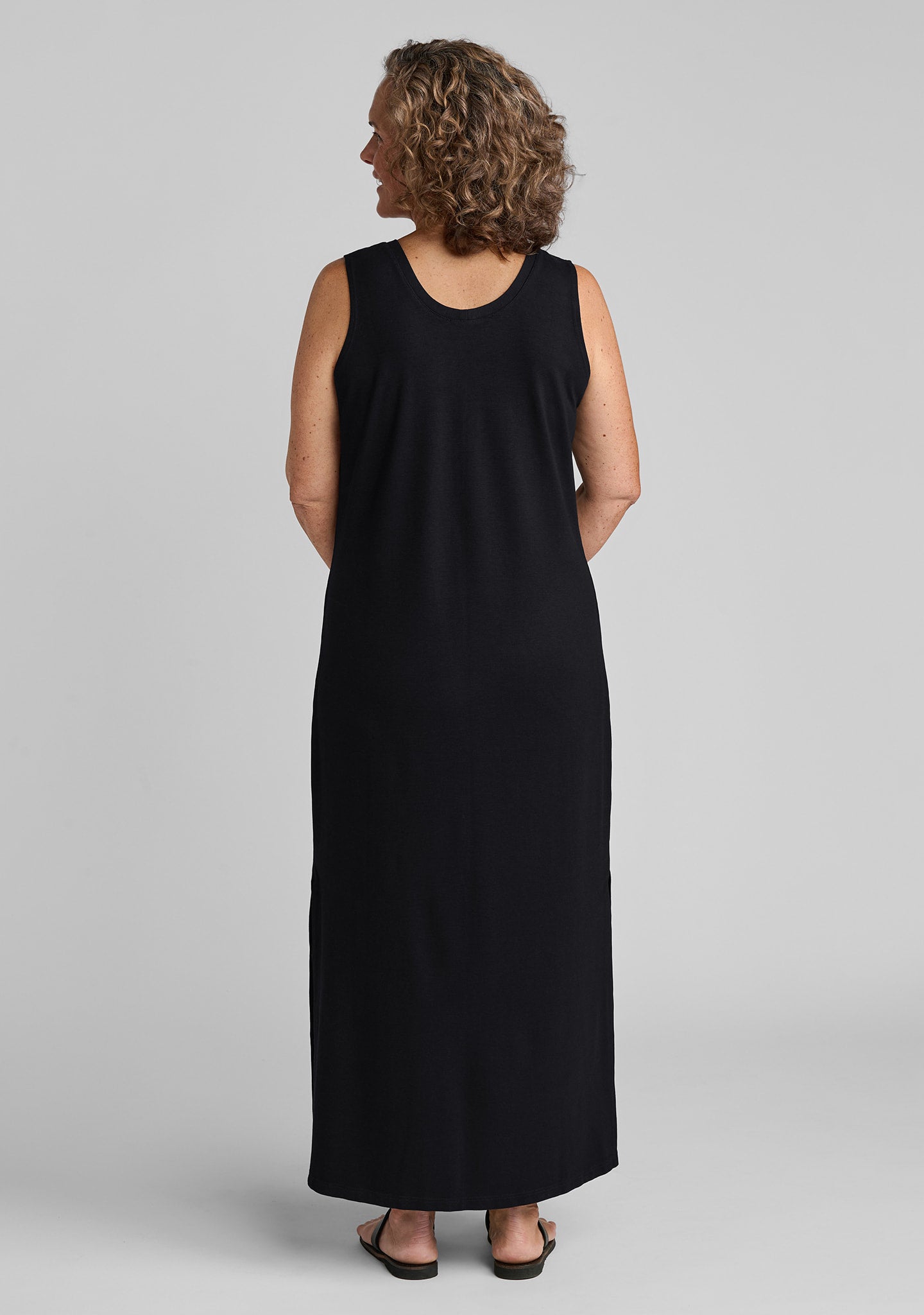 the sleeveless dress maxi dress details