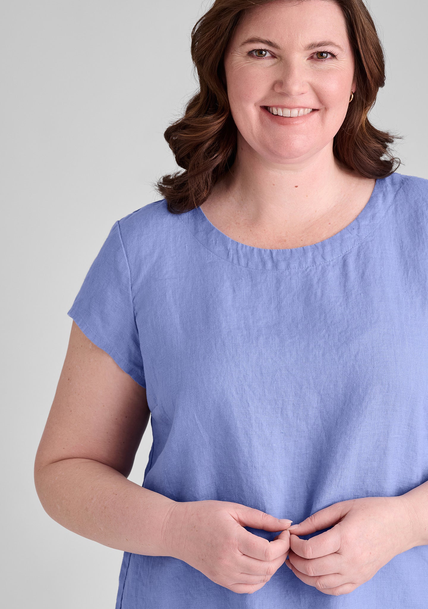 tuck back tee linen t shirt details