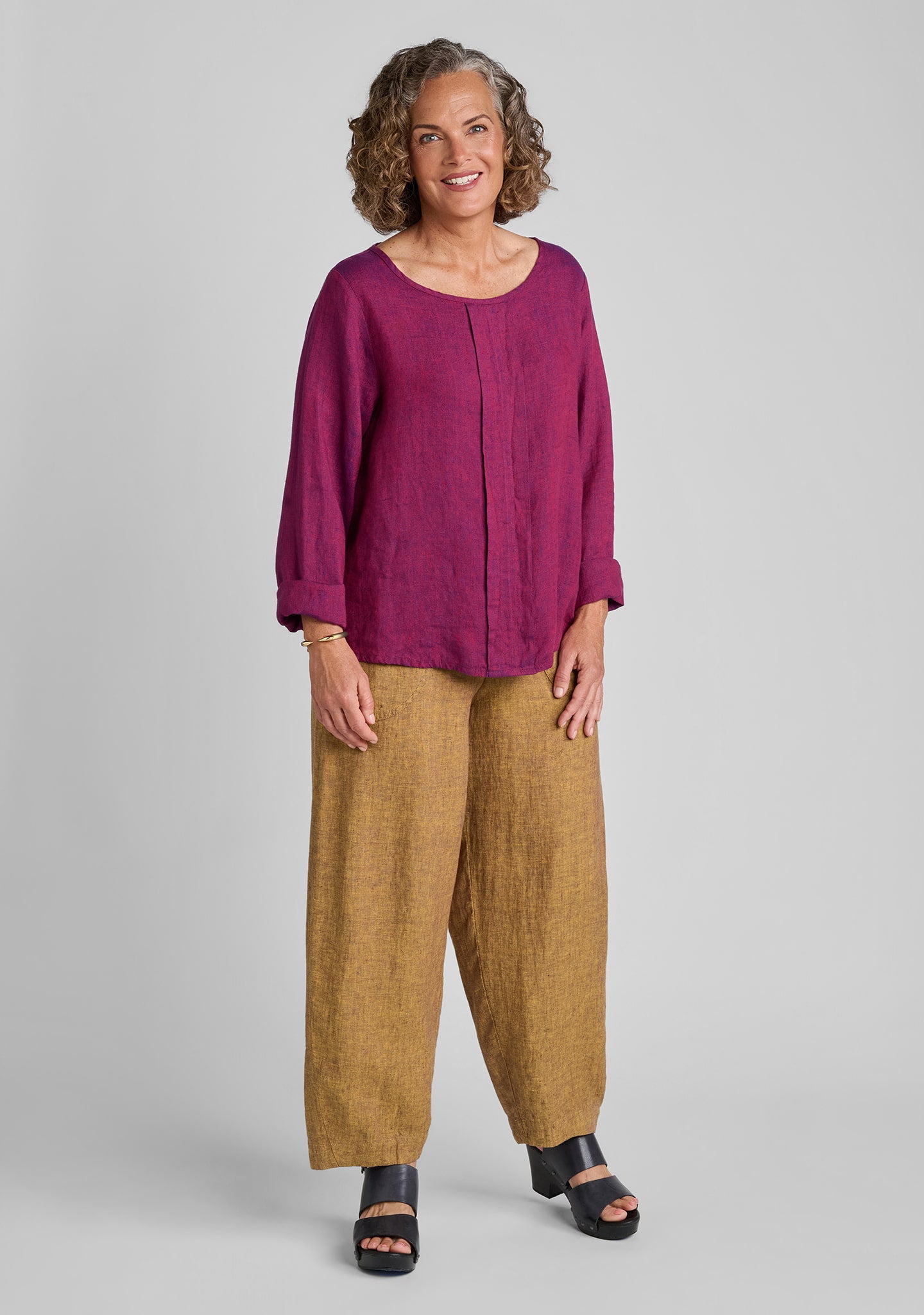 FLAX linen pullover in red with linen pants in brown
