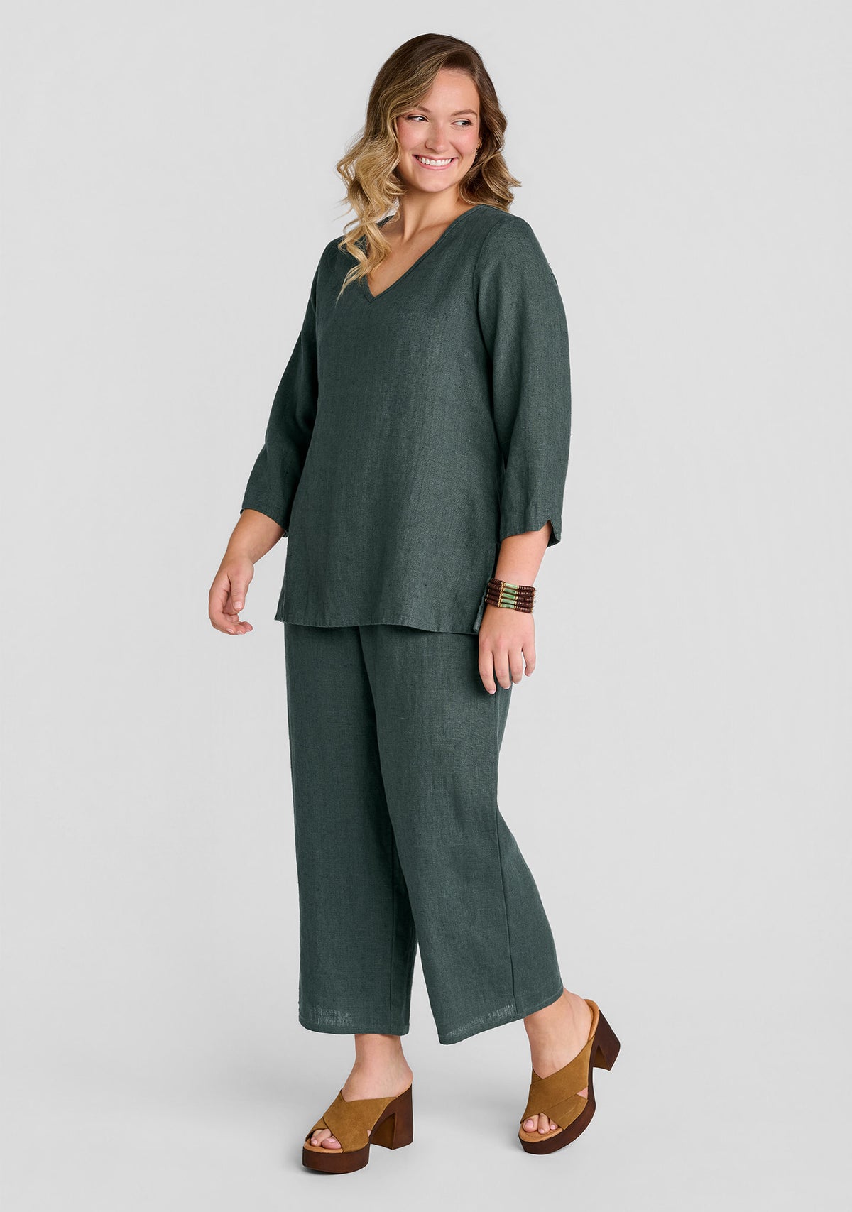 FLAX linen pullover in green with cropped linen pants in green