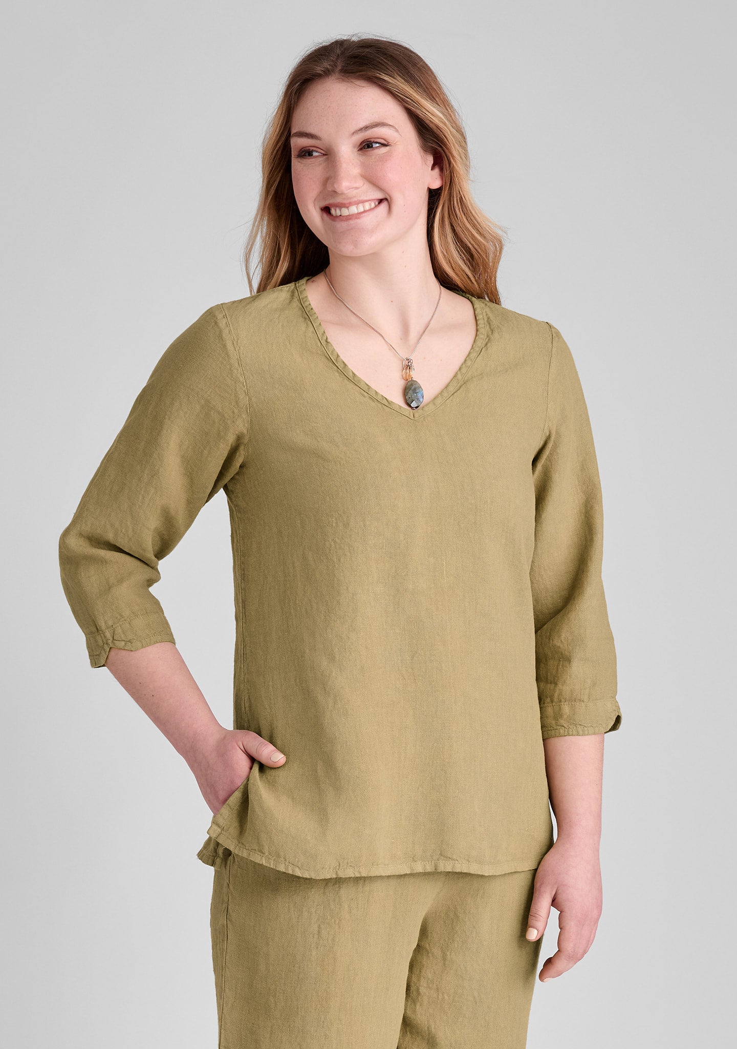 V Pullover - Linen Shirt - Olive