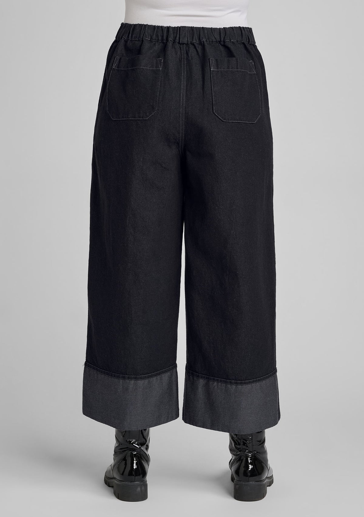 back view of pant showing back pockets