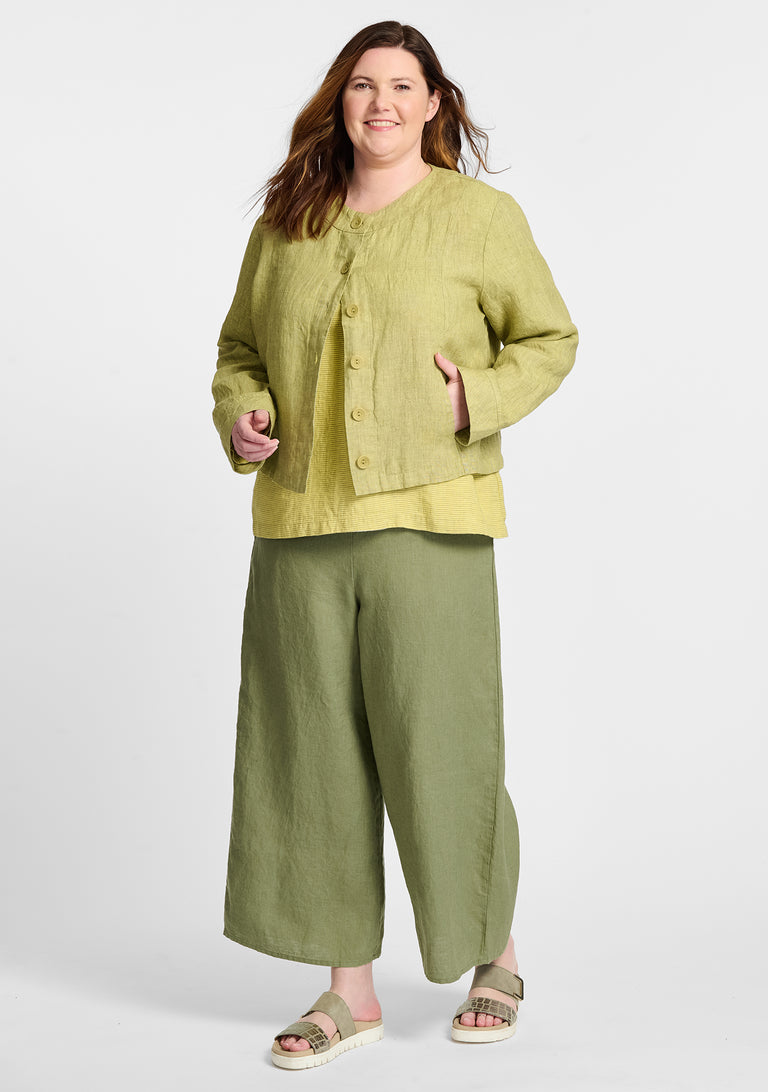 FLAX linen outfit with linen jacket and linen pants in green
