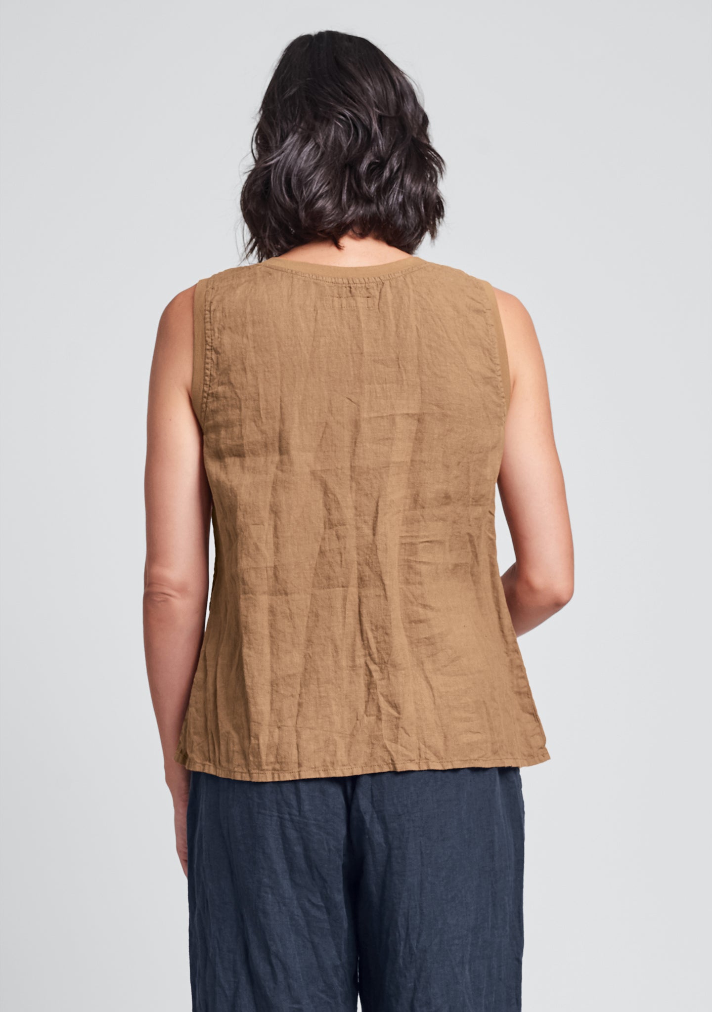 everyday tank linen tank top details