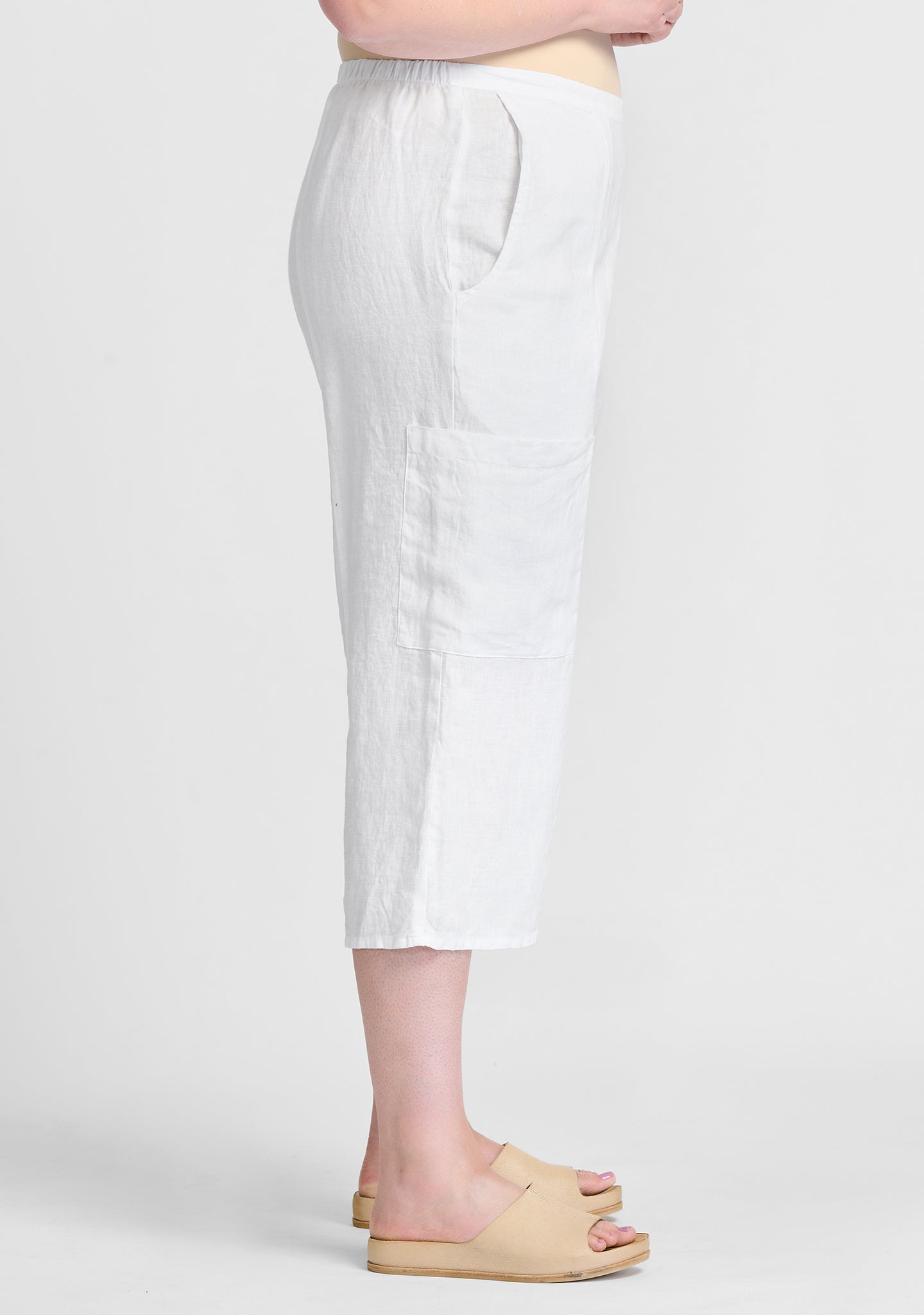 Charter Club White Floral Embroidered Capri Pant 6 | White pants women,  Striped linen pants, White crop pants