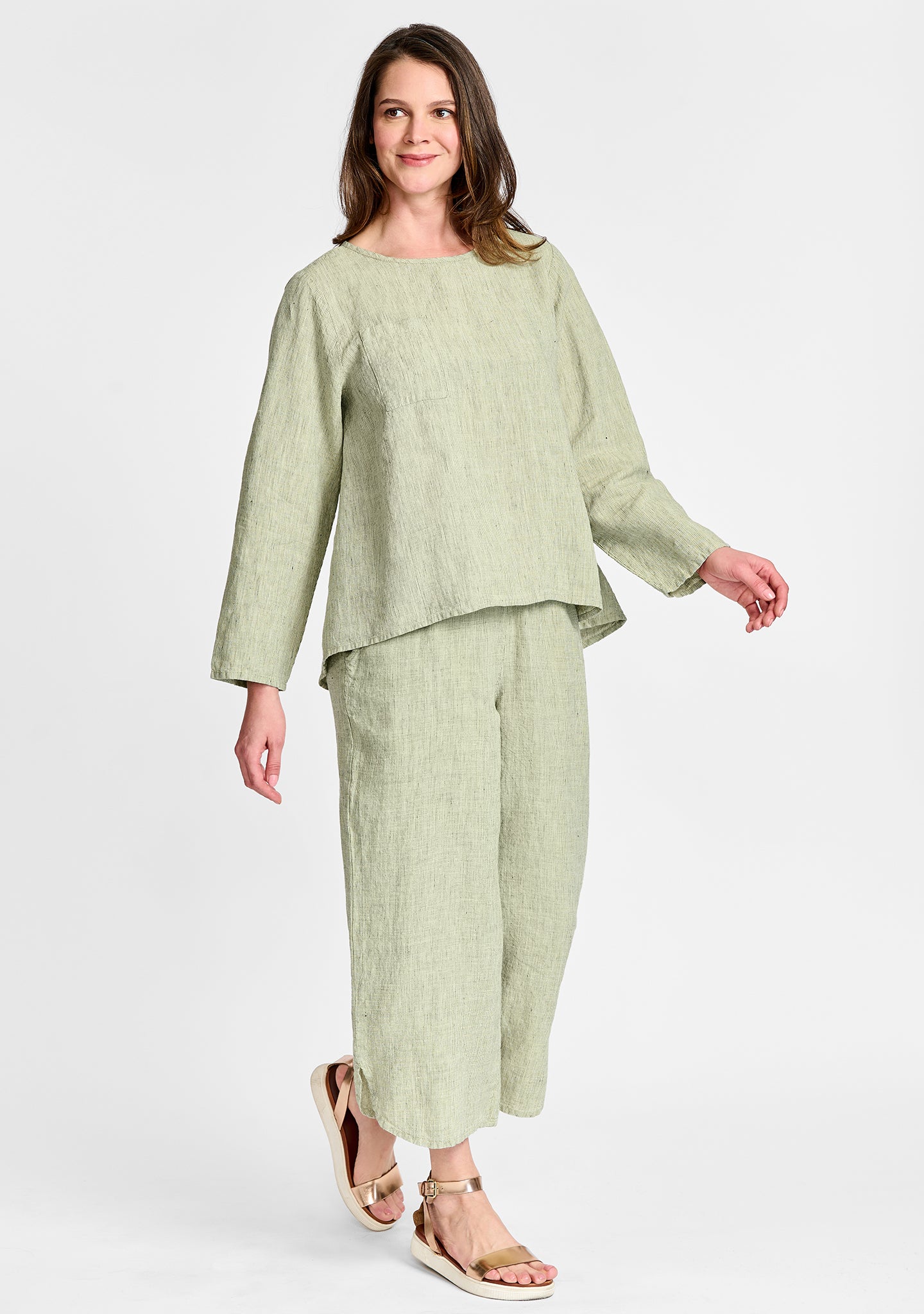 FLAX linen pullover in green with linen pants in green